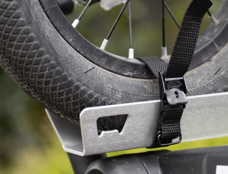 Thule-Fahrradanhaenger-Laufrad-Kinderfahrrad-Befestigung-Halterung-Spazieren-Woom-Early Rider-Pucky