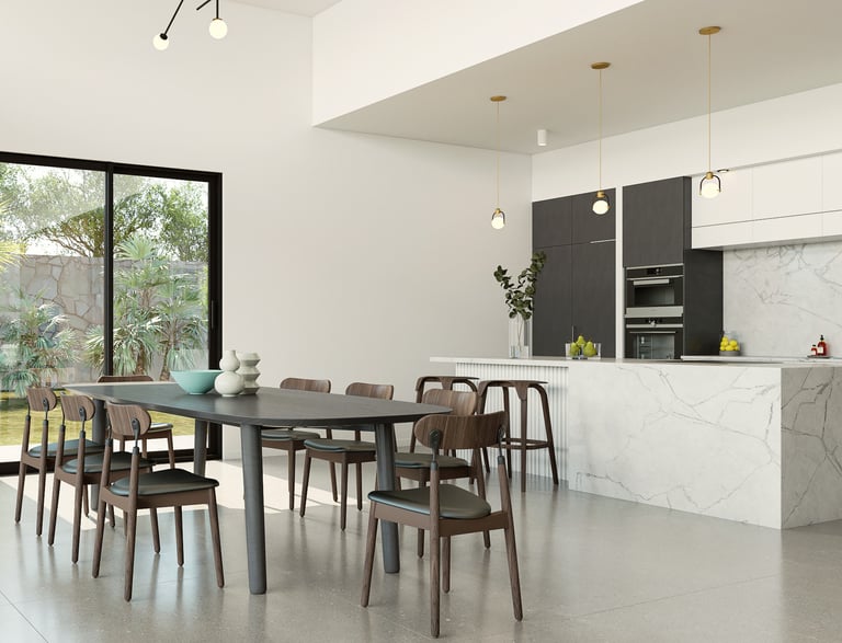 Une salle à manger avec une table et des chaises