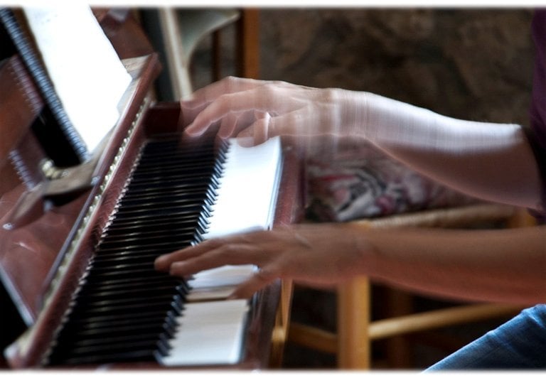 Eva Mas pianista y profesor de musica escritora de Procesos creativos y sinestesia 