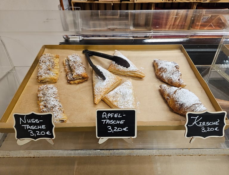 Leckere Süßigkeiten in Ihrem Cafe in Konstanz