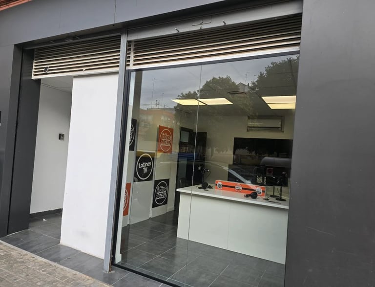 ESTUDIOS DE LATINOSFM 107.9 VALENCIA 