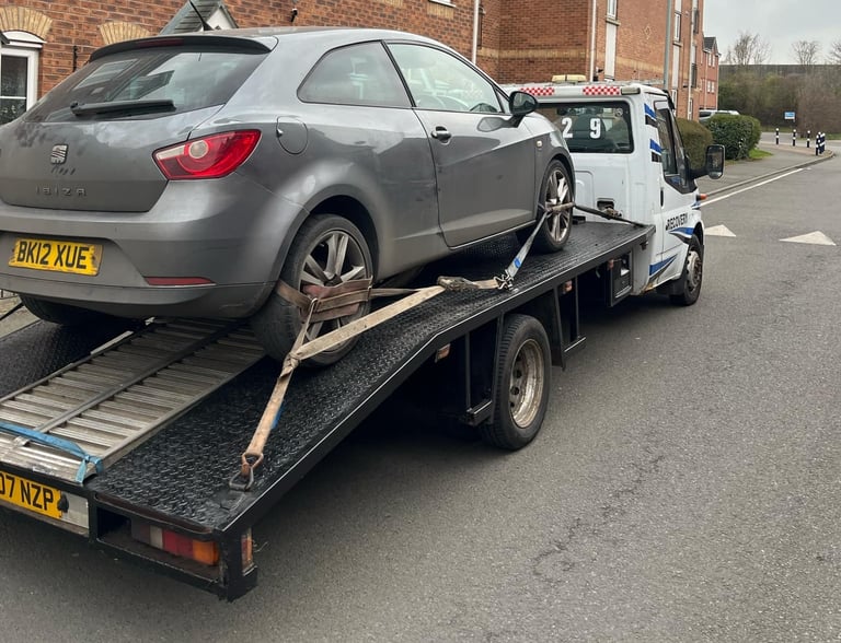alt="Instant scrap car pickup with payment in Droitwich"