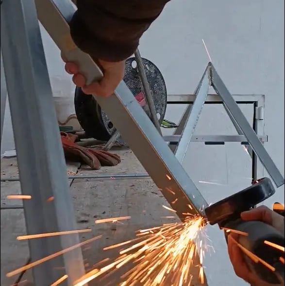 Mechanical engineer at Axel Atelier fabricating a custom steel structure for luxury furniture.