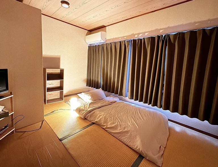 Gemini の回答 「ツインのお部屋を贅沢に一人で使っているイメージです」というニュアンスを、検索にも強く、かつお客様に誤解を与えない自然な英文にしました。 用途に合わせて使い分けてみてください。