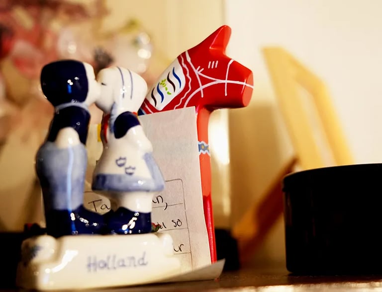 Nakadaya Asakusa: The cozy traditional Japanese common room with a warm atmosphere.