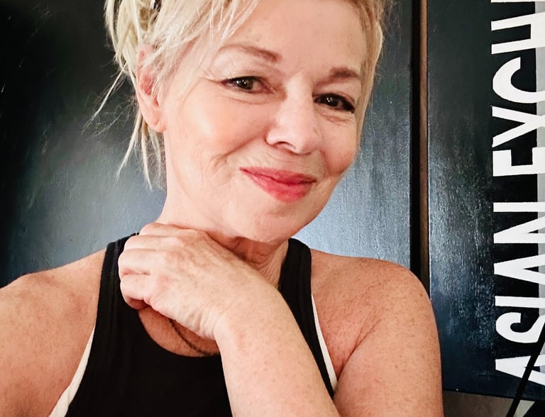Intuitive tarot reader in Los Angeles CA 90038 and online worldwide