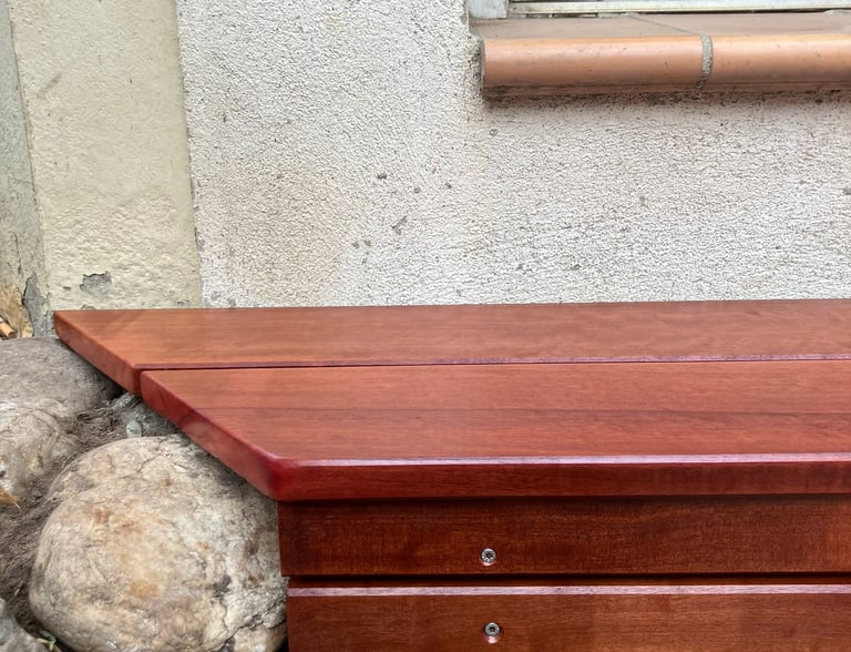 margelle en bois exotique sur une terrasse bois