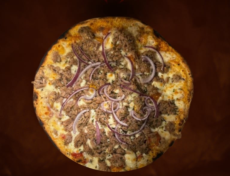 Pizza de Atum artesanal, massa leve, Pizzaria Caraíva no Prior Velho Lisboa