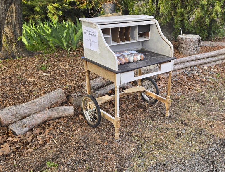 Curbside Egg Cart. Donations are Appeciated!