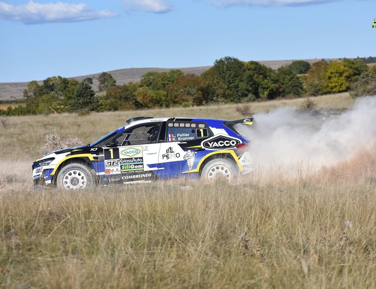 Les champions de France des Rallyes terre 2025 lors du rallye terre des cardabelles