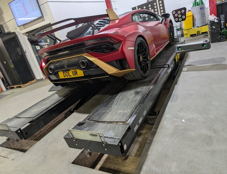 Lamborghini hurican sto matte gold accents applied 