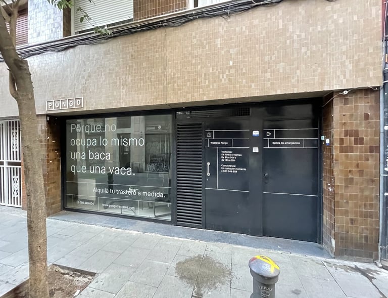 vinilo para cristalera troquelado, lettering, rótulo.