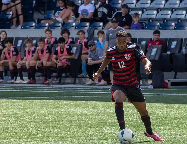 Mubashir Hilwole in action at Morrison Stadium