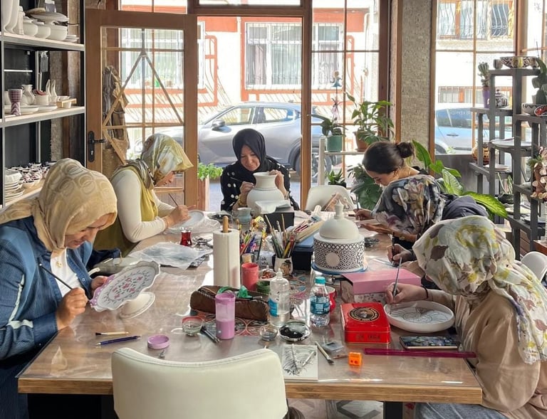 Emel Yılmaz çini, çini sanatı, çini, çini atölyesi, atölye