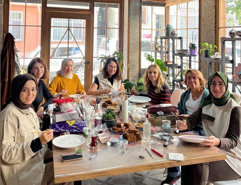 Emel Yılmaz çini, çini sanatı, çini, çini atölyesi, atölye