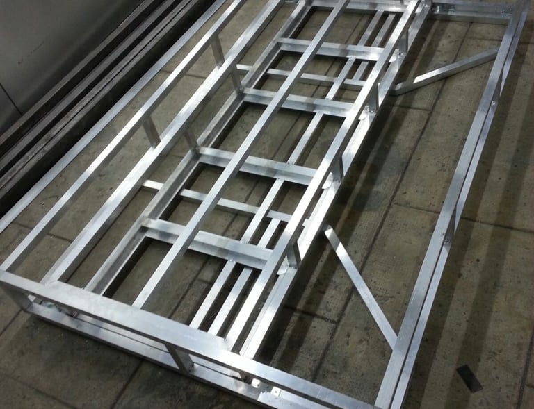 Struttura Bar station in alluminio saldata a Tig