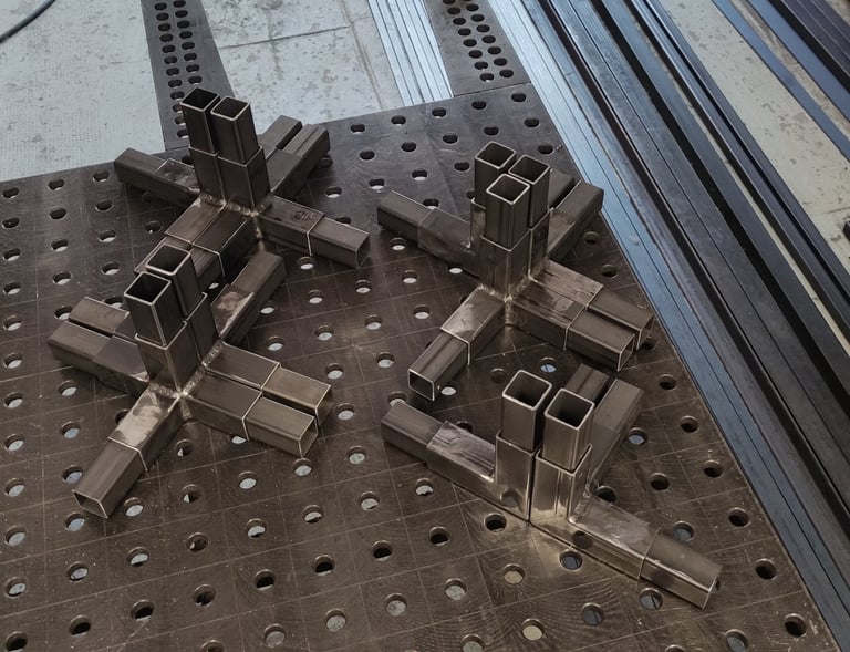 Raccordi angolari in ferro per struttura Dehors