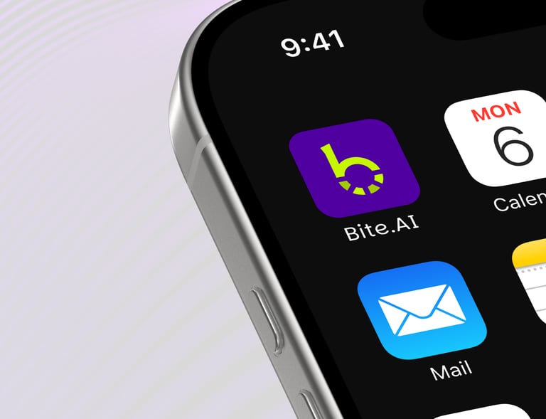 Ícone do app Bite.AI em fundo roxo, com design moderno que destaca a letra "b" estilizada.