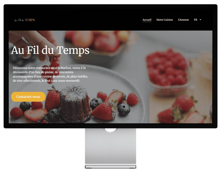 Ordinateur affichant le site web d'un client (Au fil du temps)