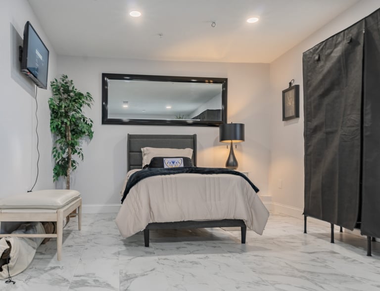 Double Oor single occupancy suite move in ready