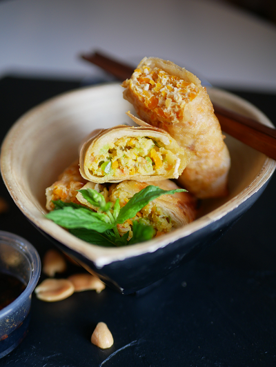 Recette anti-gaspi, les nems permettent de créer une farce avec des restes de viande, moins grasse.