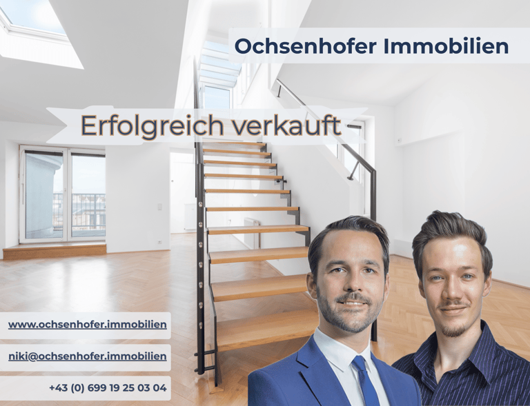 Two real estate agents for Ochsenhofer Immobilien in a modern, bright apartment with a wooden staircase.