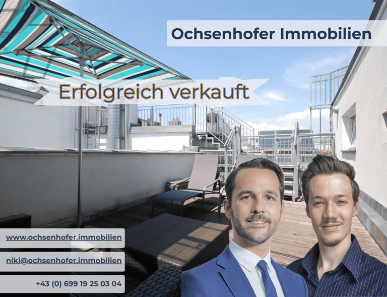 Ochsenhofer Immobilien agents on a sunny roof terrace with the label successfully sold.