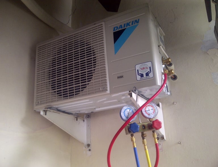 layanan Service AC dan pemasangan di area Jakal, Kaliurang, Palagan, Sleman. Tim profesional 