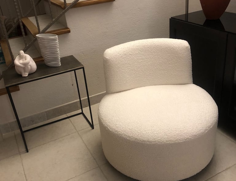 Recouvrage d'un fauteuil en tissu bouclette