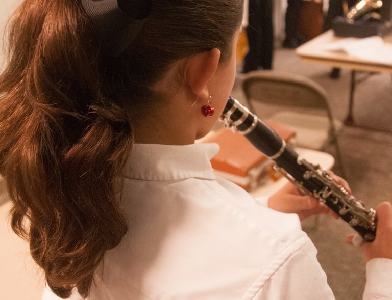  TAHB clarinet student warms up before concert