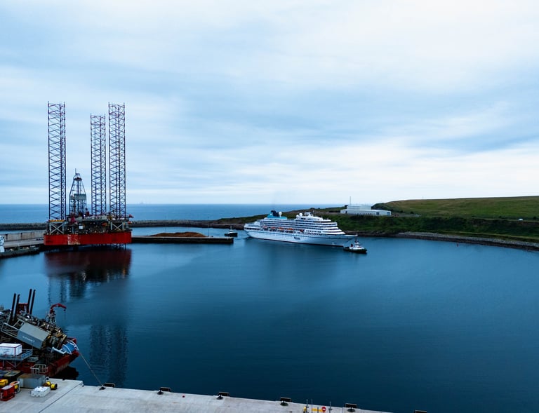 Docking for the day, Aberdeen south harbour 