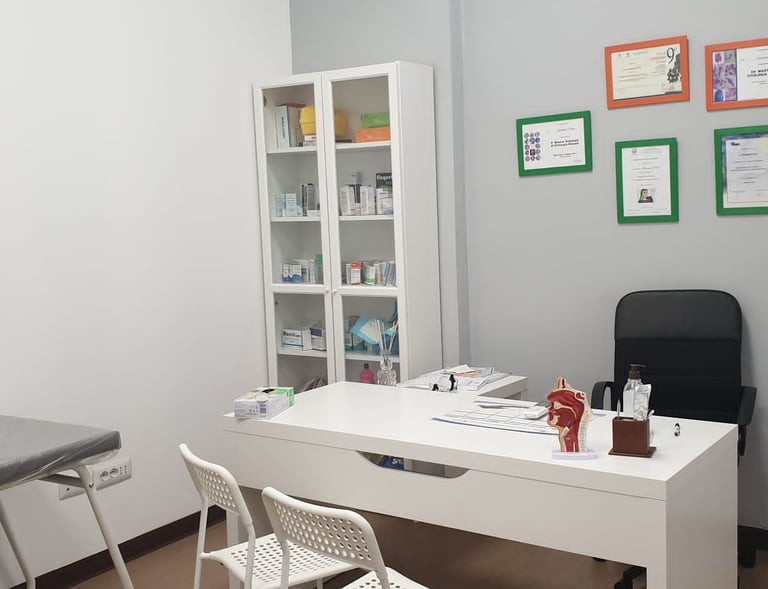Una sala dello studio medico che il Dott. Porro usa per visite mediche di otorinolaringoiatria