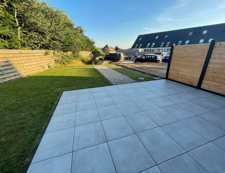 Een tuin aangelegd door Betsema Bestrating