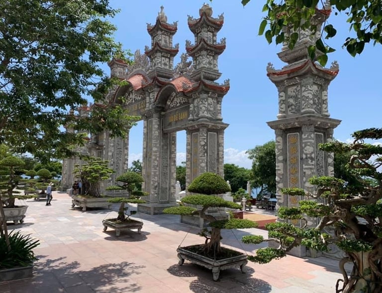 beautiful places of worship Vietnam