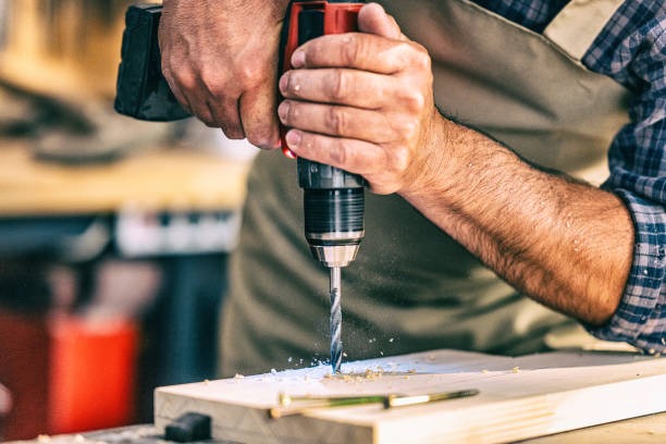 Perçage bois Shelfi – atelier menuiserie – visserie et assemblage artisanal