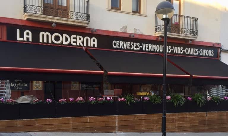 toldos extensibles en cafeteria