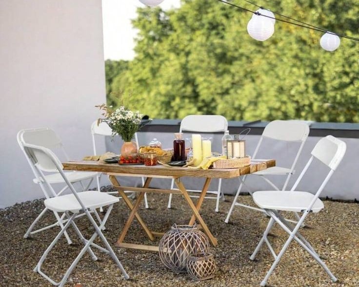Sillas blancas plegables para eventos al aire libre, el paso diamond events