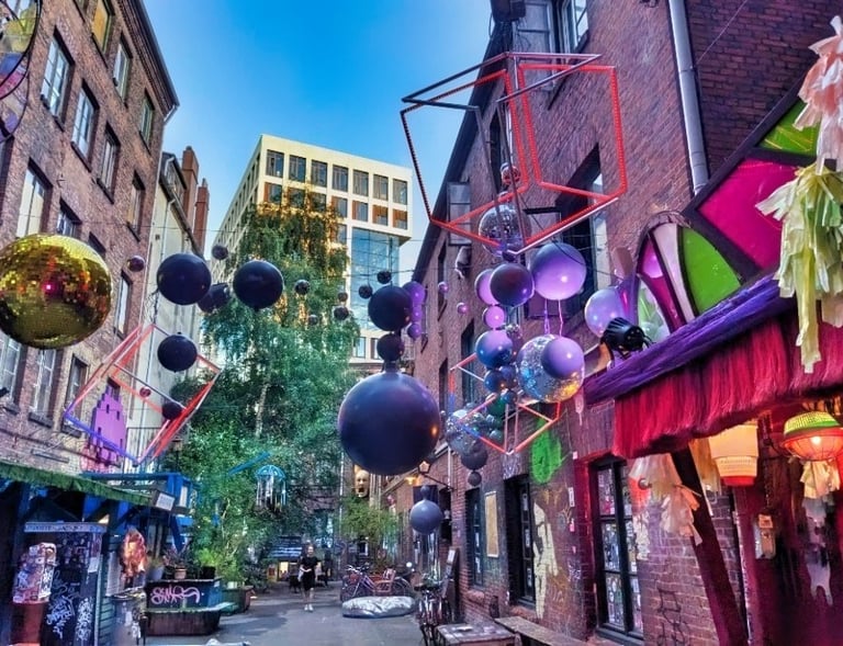 Gängeviertel in Hamburg with street art and creative courtyard, alternative culture and urban scene, urbane Kunst und Szene