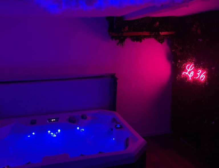 Love room avec jacuzzi privatif à Genève