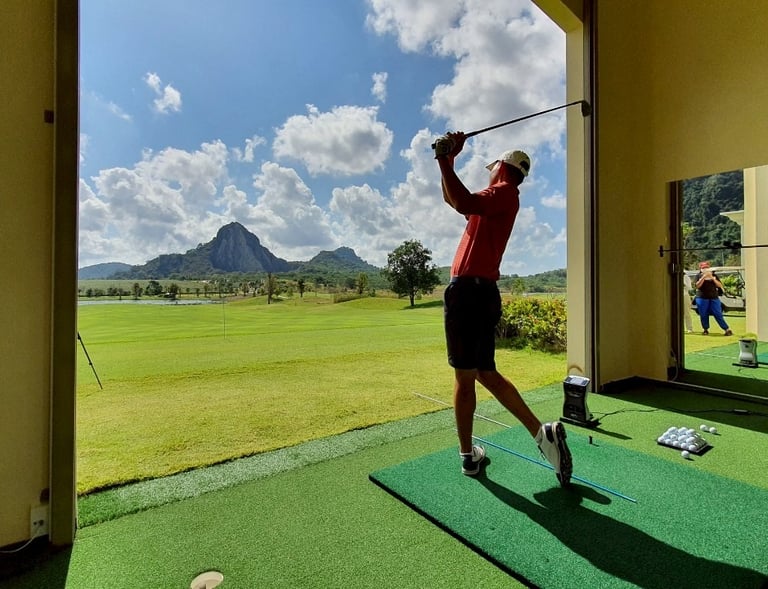 Indoor golf academy Chee Chan