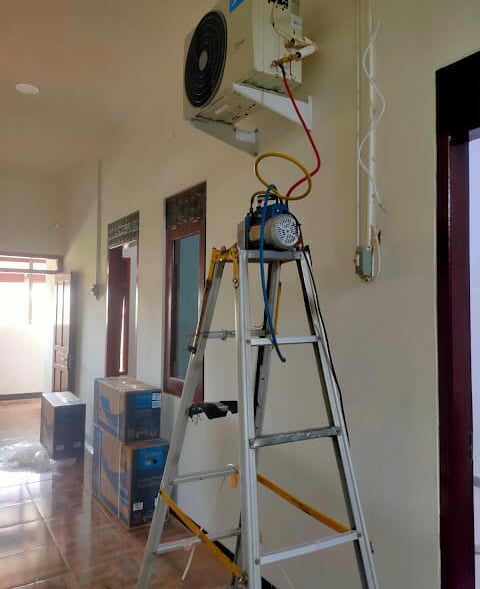 Rahma Tia Aircond layanan Jasa service chiller dan showcase terbaik terpercaya di Yogyakarta.