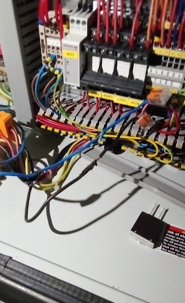 Rahma Tia Aircond layanan Jasa service chiller dan showcase terbaik terpercaya di Yogyakarta.