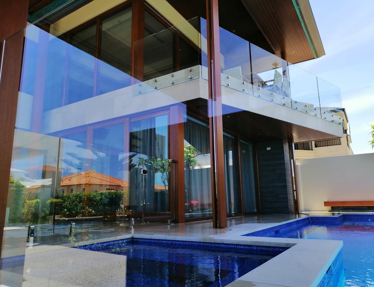 Glass glass glass cleaning