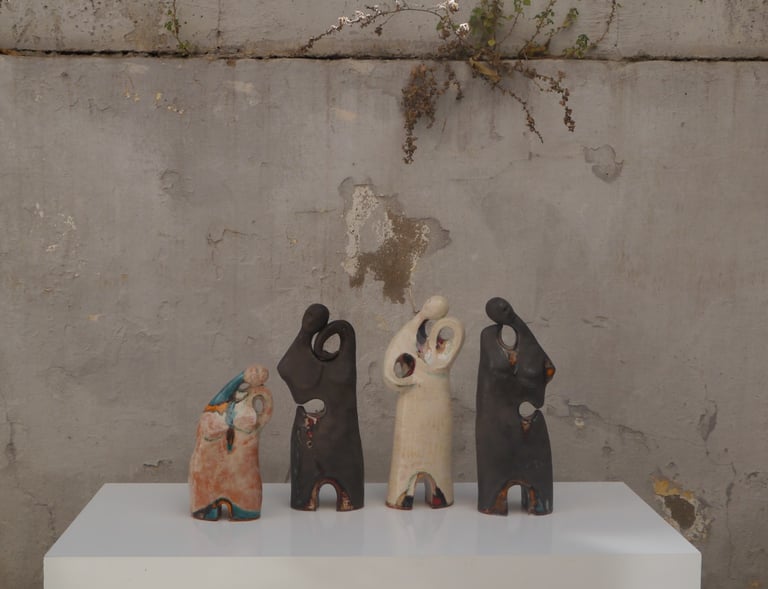 Bu seride ki boşluk  yokluk değil; potansiyelin, içsel derinliğin ve tamamlanmamışlığın simgesidir. 