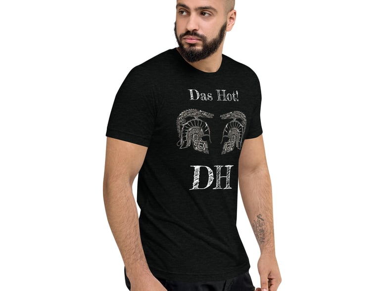 Man in black Das hot T-shirt graphic roman helmets front view