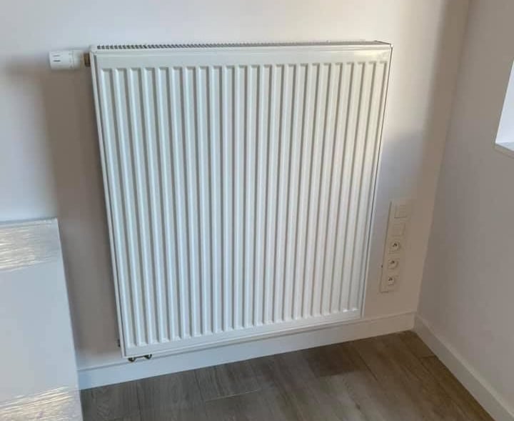 Radiatorinstallatie voor efficiënte woningverwarming, uitgevoerd door AP Services in regio Leuven