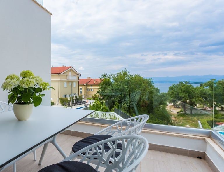 Private Terrasse mit Meerblick auf die Adria im Apartment Pure Relax in Malinska