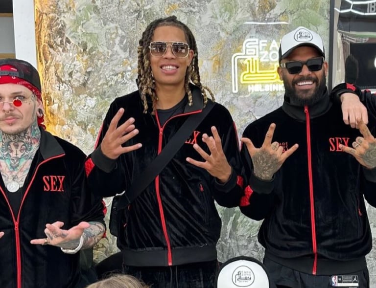 Hiusten muotoilu parturissa Fadezone