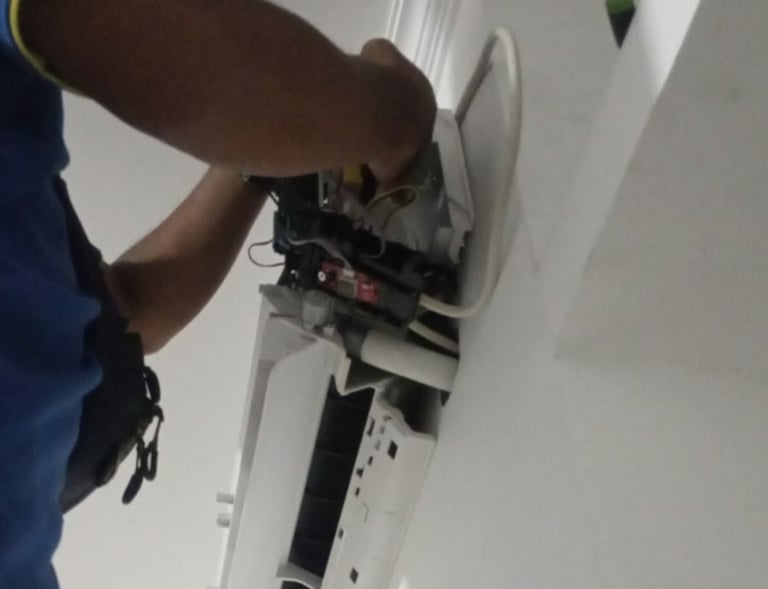 Lestari Teknik melayani service AC panggilan di Bojonggede