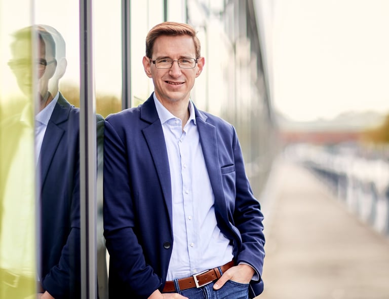 Dr. Hannes Horter